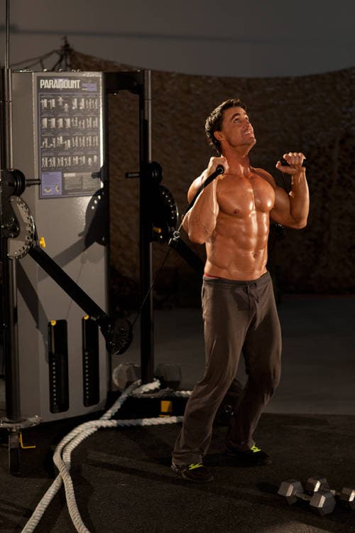 Alternating Cable Shoulder Press 1