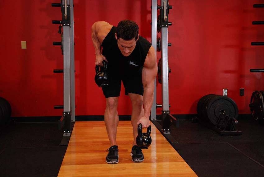 Alternating Kettlebell Row 2