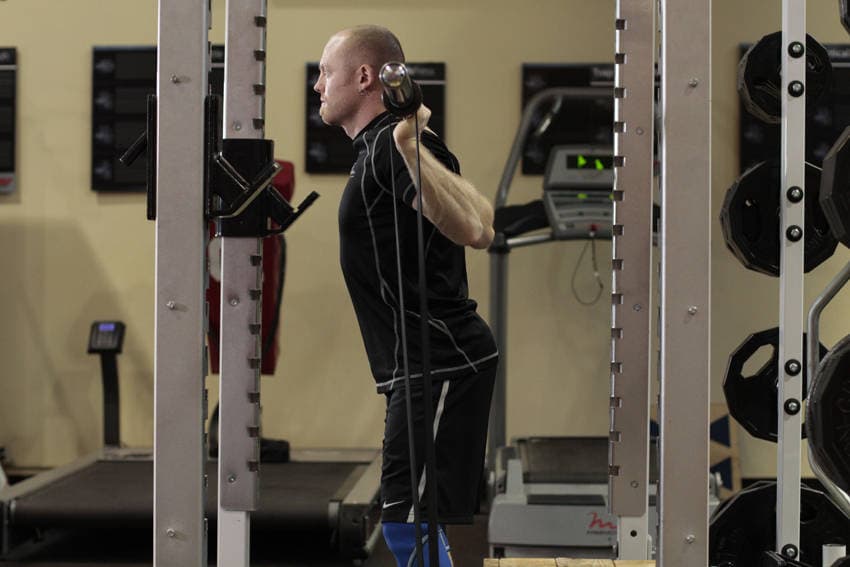 Box Squat with Bands — البداية