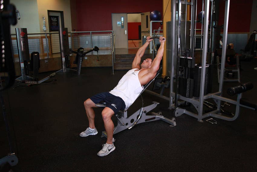 Cable Incline Pushdown — البداية