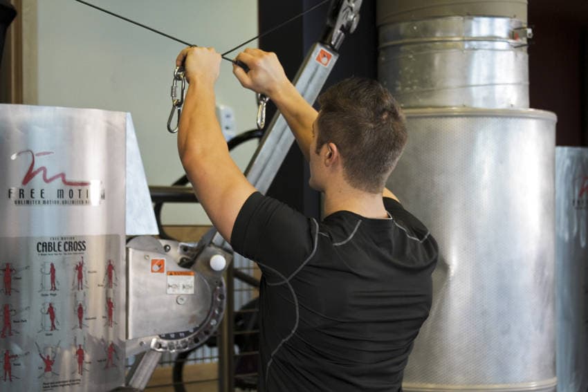 Cable Rear Delt Fly — البداية