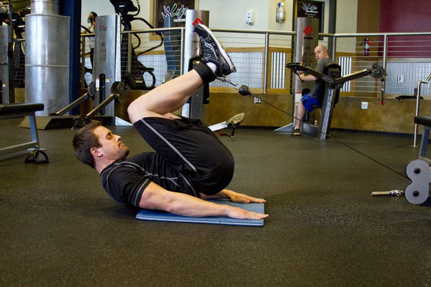 Cable Reverse Crunch — البداية