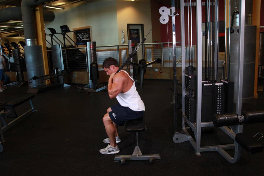 Cable Seated Crunch — البداية