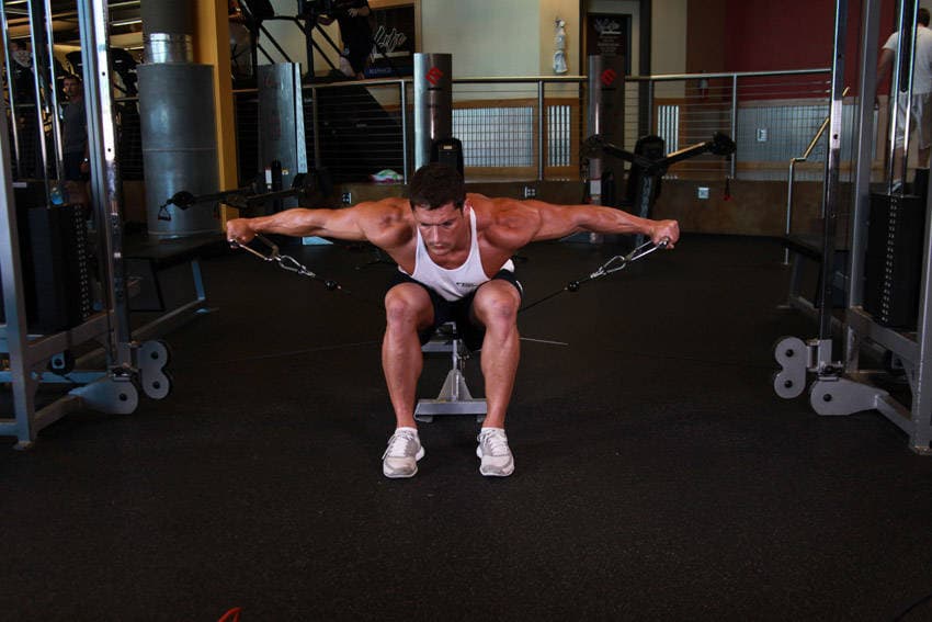 Cable Seated Lateral Raise — النهاية