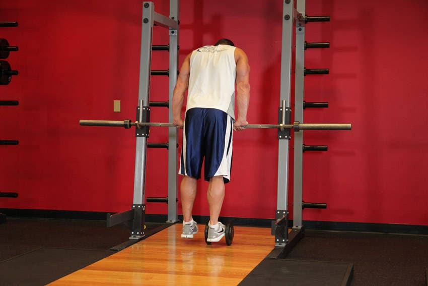 Calf Raise On A Dumbbell — البداية