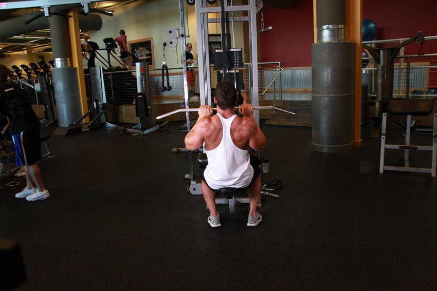 Close-Grip Front Lat Pulldown — النهاية