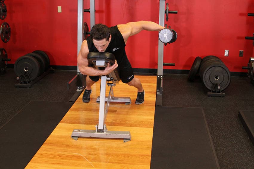 Dumbbell Lying One-Arm Rear Lateral Raise — النهاية
