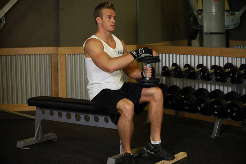 Dumbbell Seated One-Leg Calf Raise — البداية