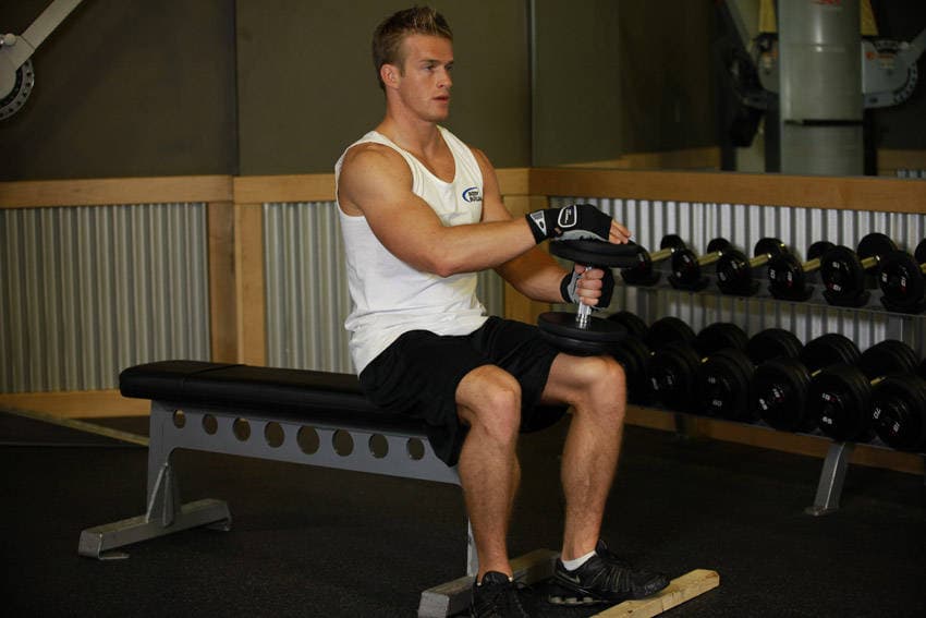 Dumbbell Seated One-Leg Calf Raise — النهاية
