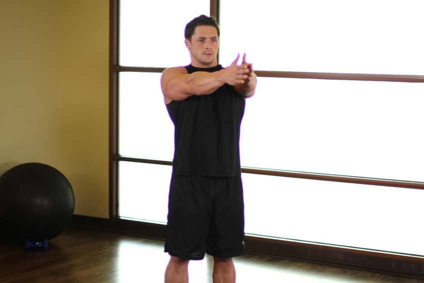 Dynamic Chest Stretch — البداية