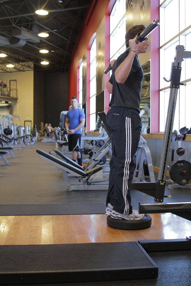 Elevated Back Lunge — البداية