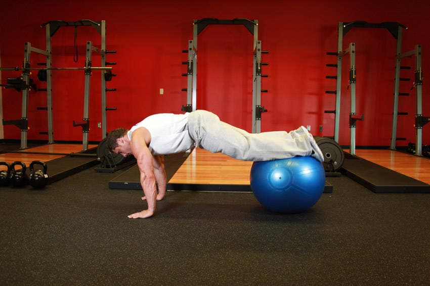 Exercise Ball Pull-In — البداية