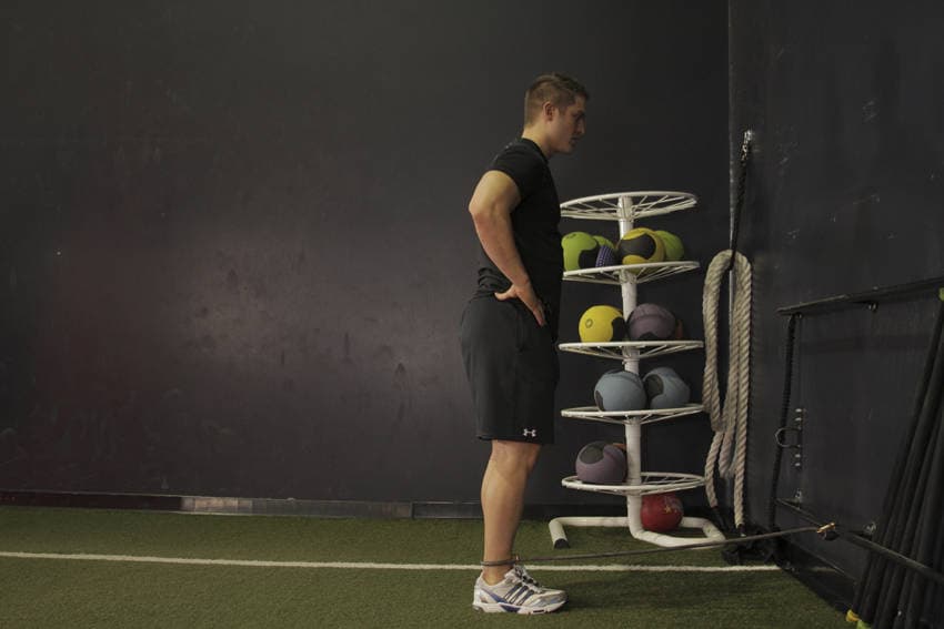 Hip Extension with Bands — البداية