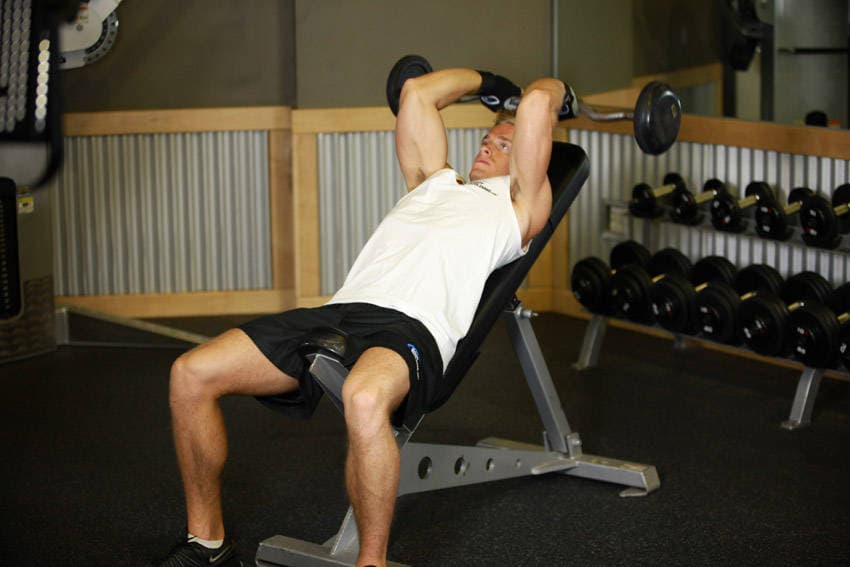 Incline Barbell Triceps Extension — البداية