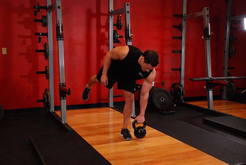 Kettlebell One-Legged Deadlift — النهاية