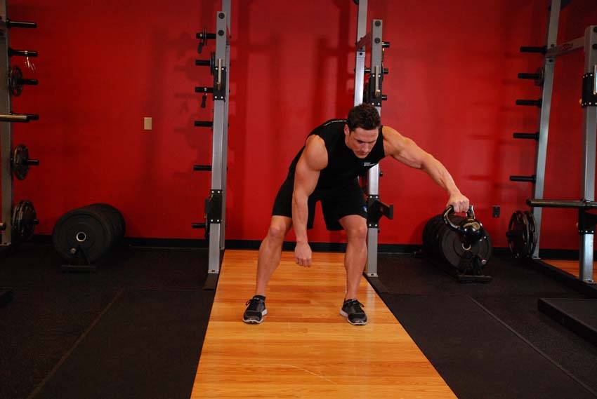 Kettlebell Pass Between The Legs — البداية