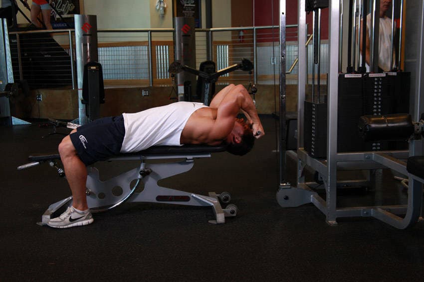 Lying Close-Grip Bar Curl On High Pulley — النهاية