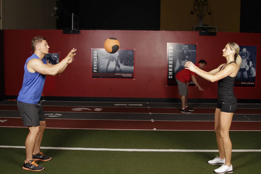 Medicine Ball Chest Pass — النهاية
