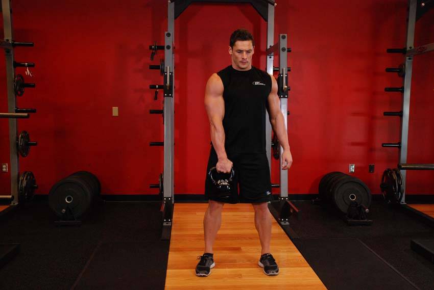 One-Arm Kettlebell Split Snatch — البداية