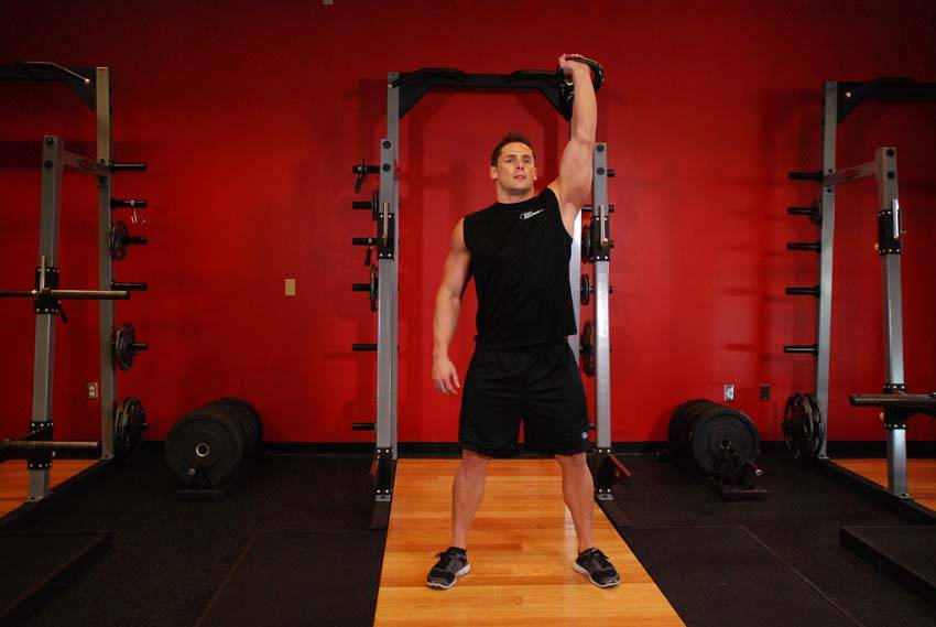 One-Arm Overhead Kettlebell Squats — البداية