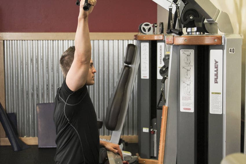 One Arm Lat Pulldown — البداية
