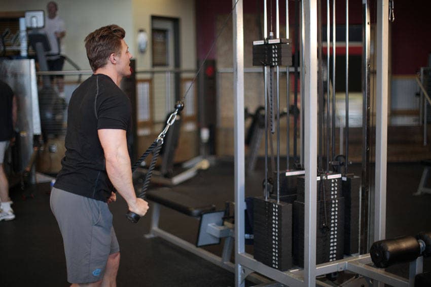Rope Straight-Arm Pulldown — النهاية