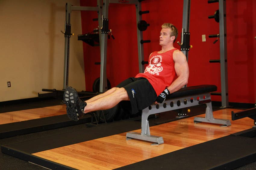 Seated Flat Bench Leg Pull-In — البداية