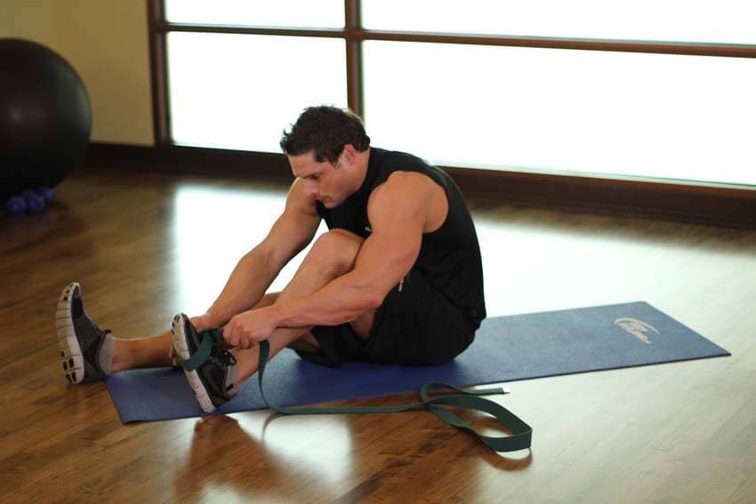 Seated Hamstring and Calf Stretch — البداية