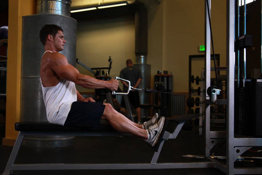 Seated One-arm Cable Pulley Rows — البداية