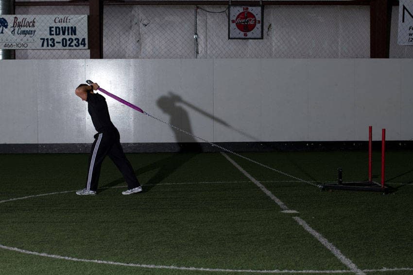 Sled Overhead Triceps Extension — البداية