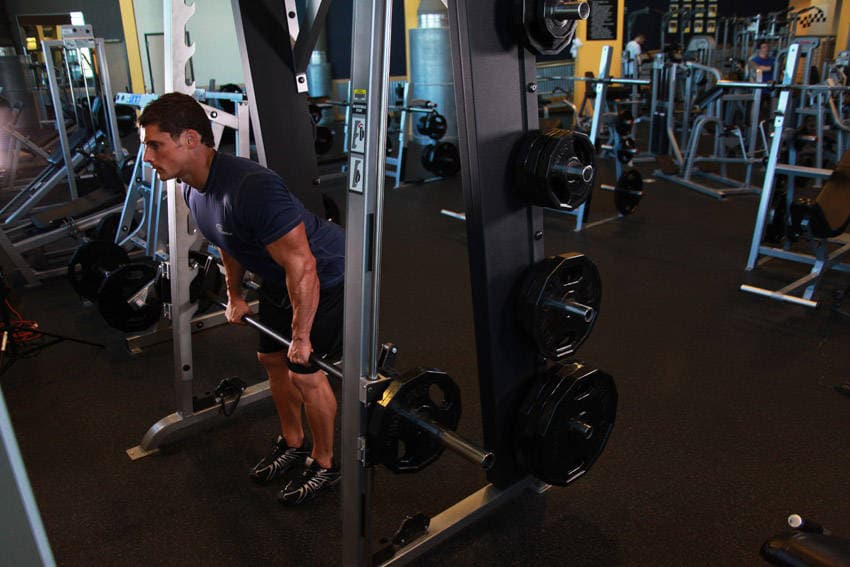 Smith Machine Bent Over Row — البداية