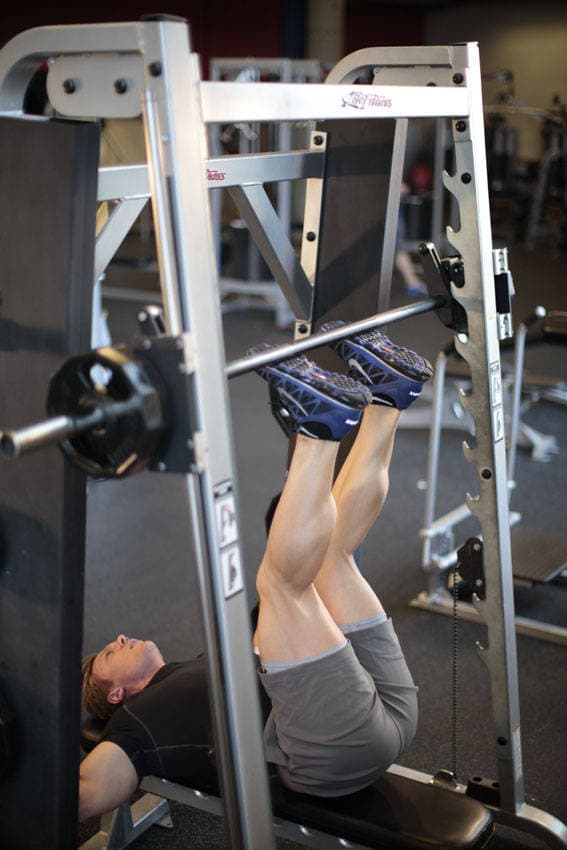 Smith Machine Hip Raise — البداية