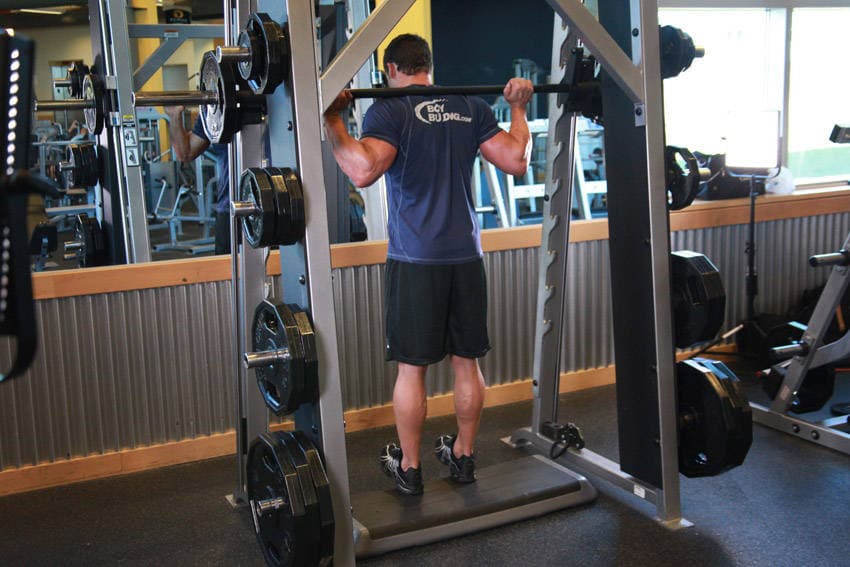 Smith Machine Reverse Calf Raises — البداية