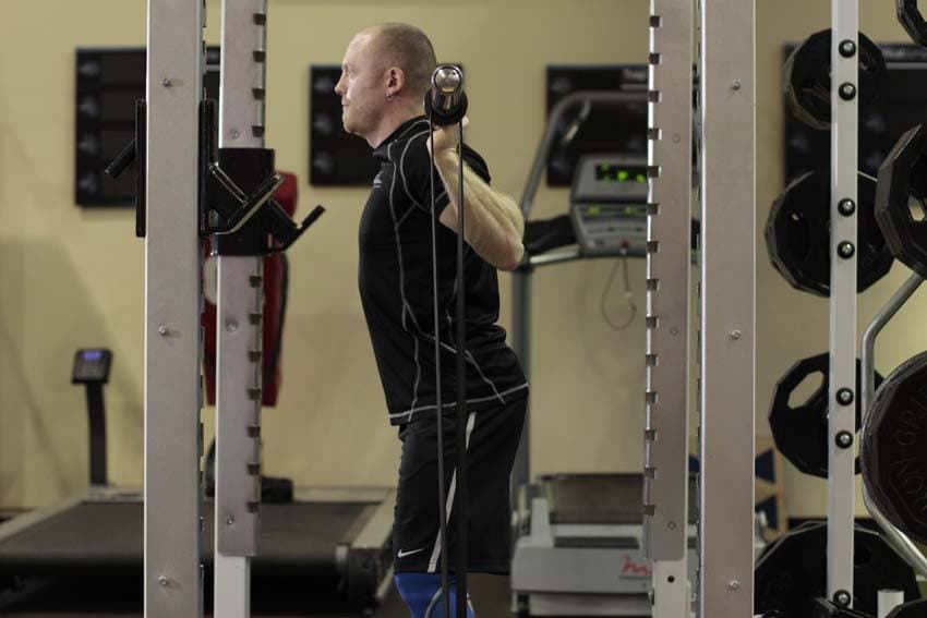 Squat with Bands — البداية