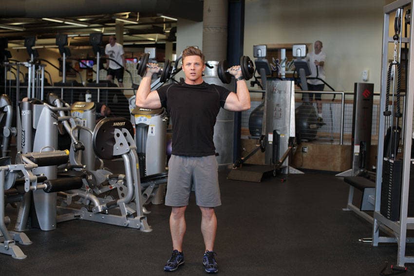 Standing Alternating Dumbbell Press — البداية