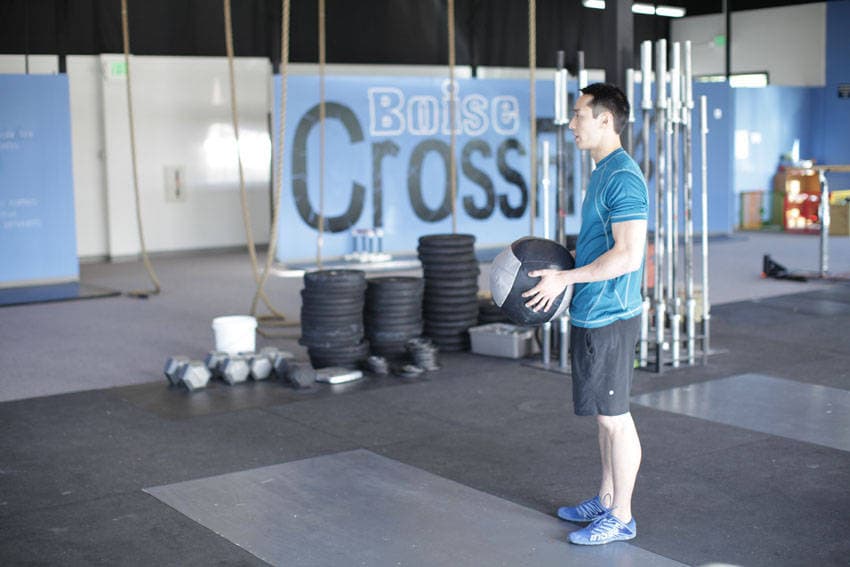 Standing Two-Arm Overhead Throw — البداية