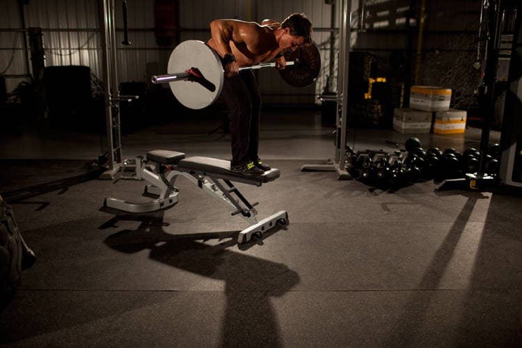 Straight Bar Bench Mid Rows — النهاية
