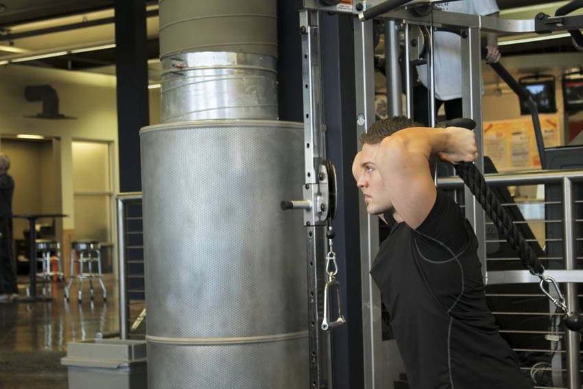 Triceps Overhead Extension with Rope — البداية