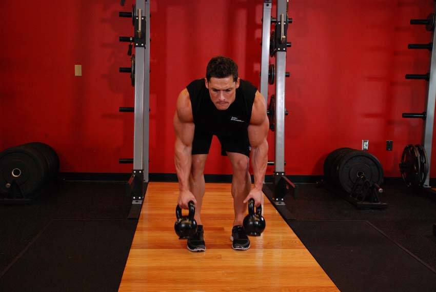 Two-Arm Kettlebell Row — البداية