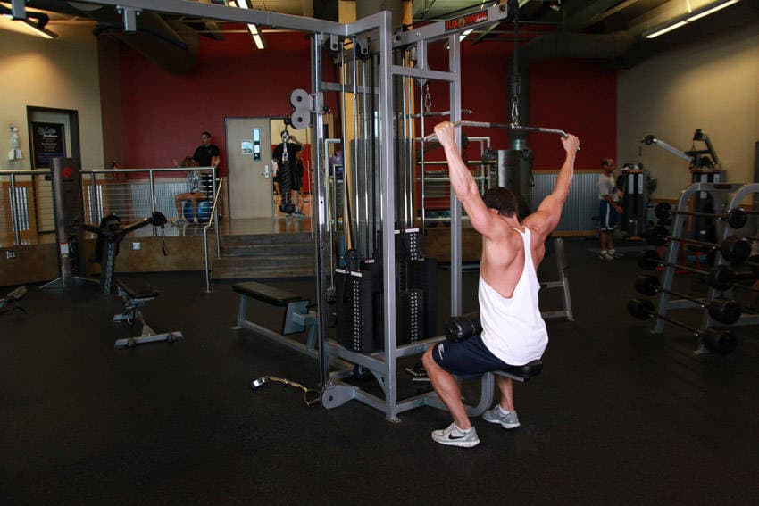 Wide-Grip Pulldown Behind The Neck — النهاية