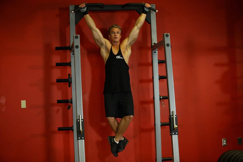 Wide-Grip Rear Pull-Up — البداية
